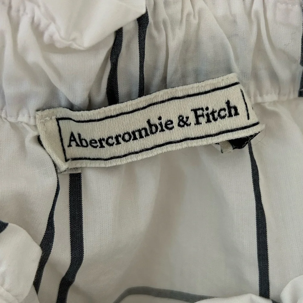 A&F Plaid Off the Shoulder Blouse 
Size: Small
NWOT - Picture 10 of 11